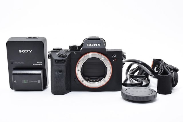 良品＞ SONY(ソニー) フルサイズ ミラーレス一眼カメラ α7RIII ボディ