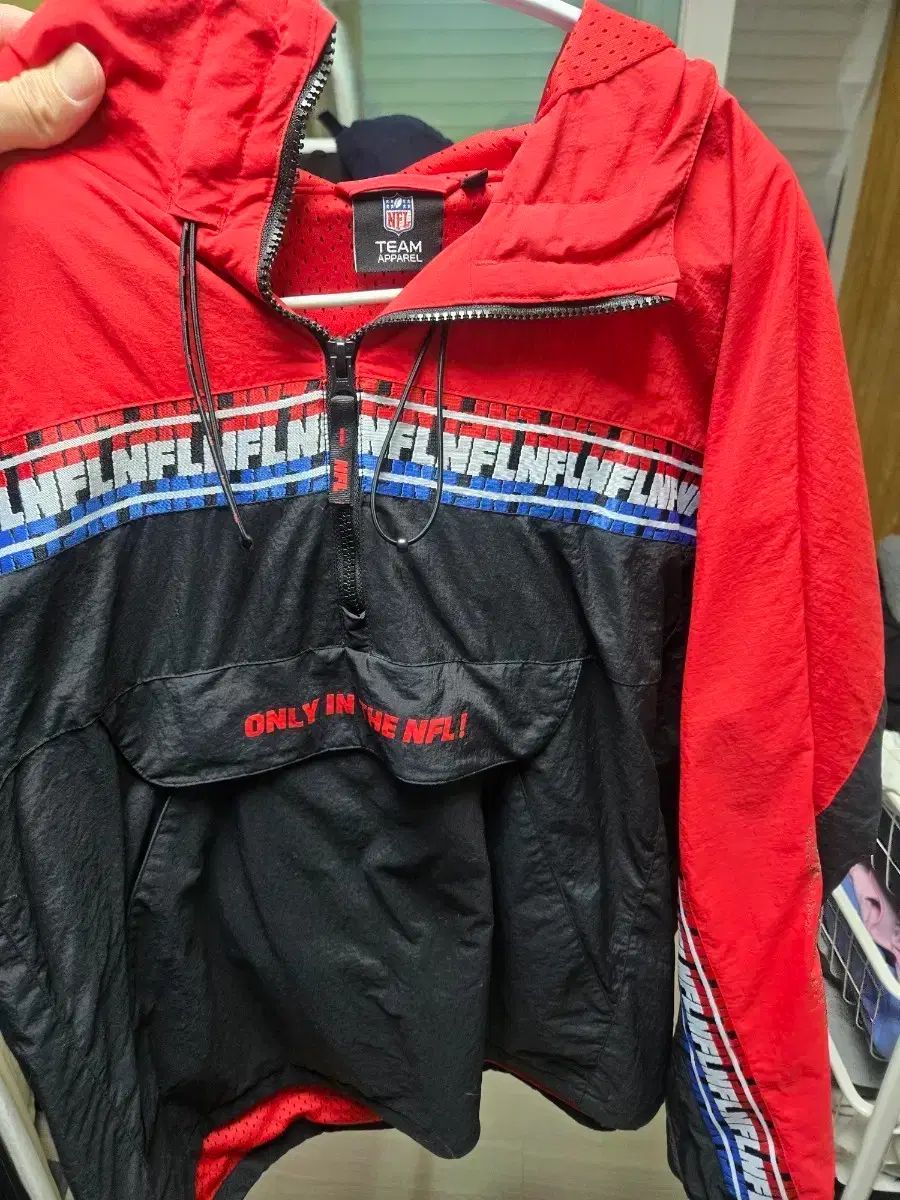 NFLアノラック Lポップ 出品