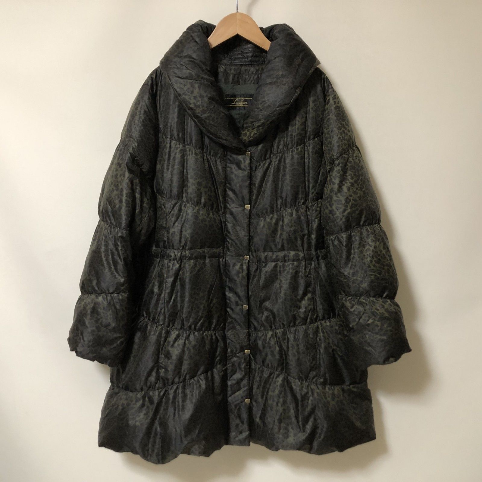 D689 美品 Leilian レリアン ひょう柄 ダウンコート ジャケット 大きい 