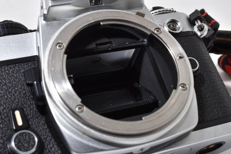 現状品】Nikon ニコン FE シルバー ボディ フィルム一眼カメラ #4006