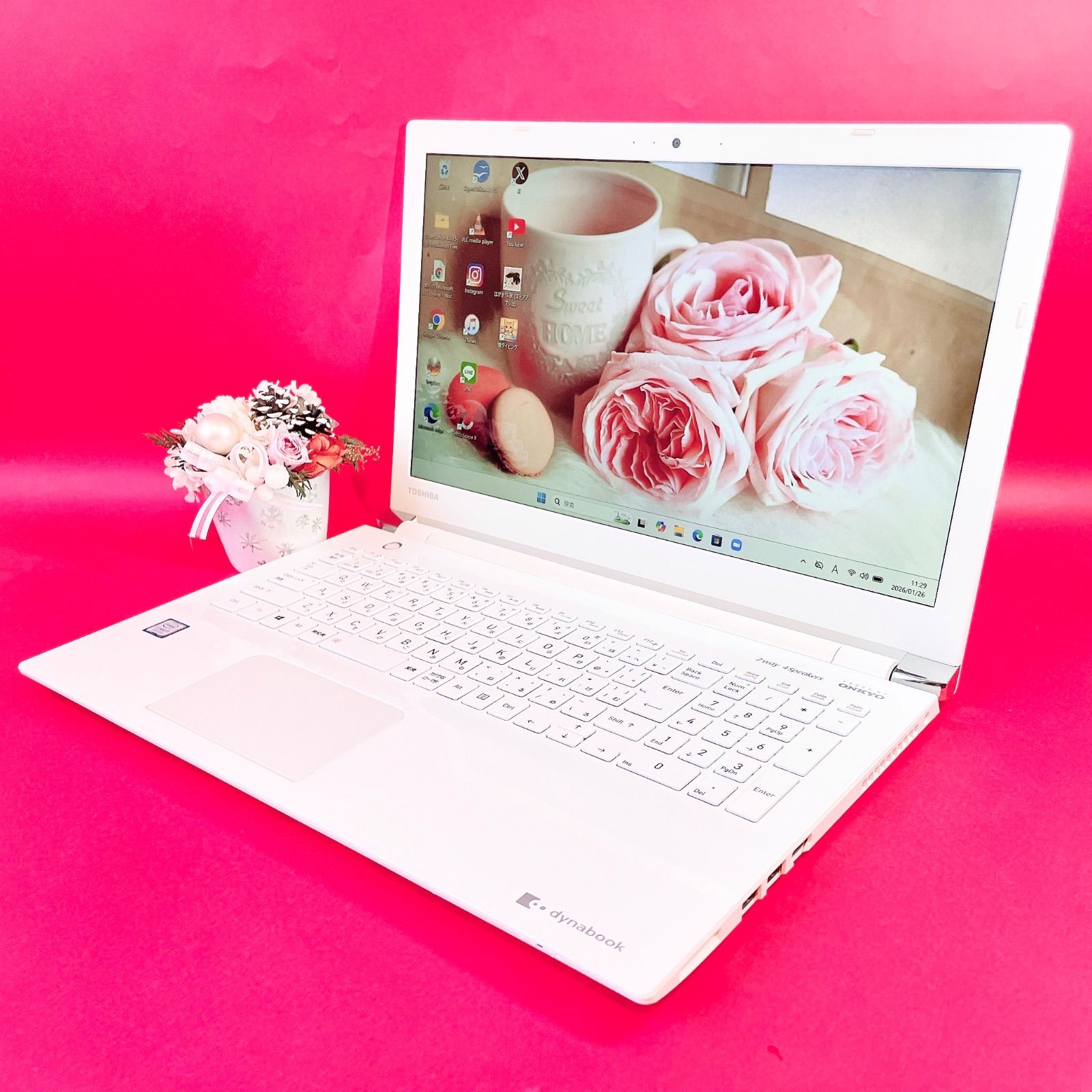 Windows11対応‼️第8世代Corei7✨️可愛い白ノートパソコン✨️快適