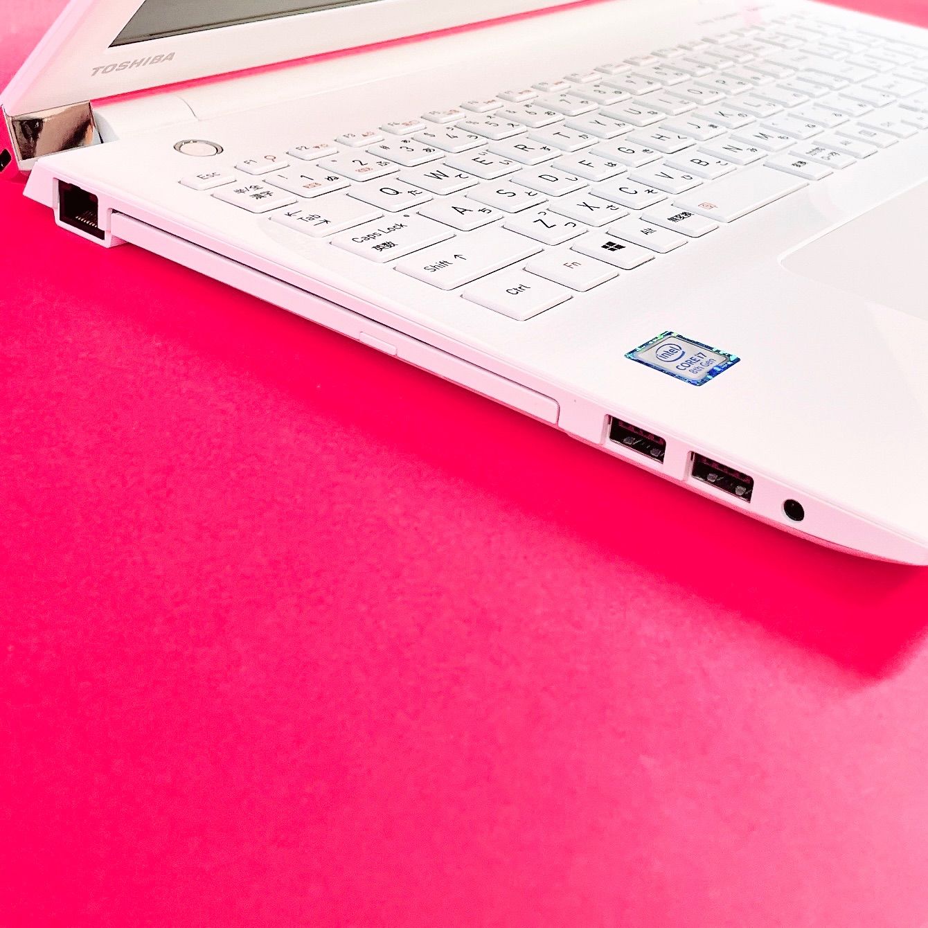 Windows11対応‼️第8世代Corei7✨️可愛い白ノートパソコン✨️快適