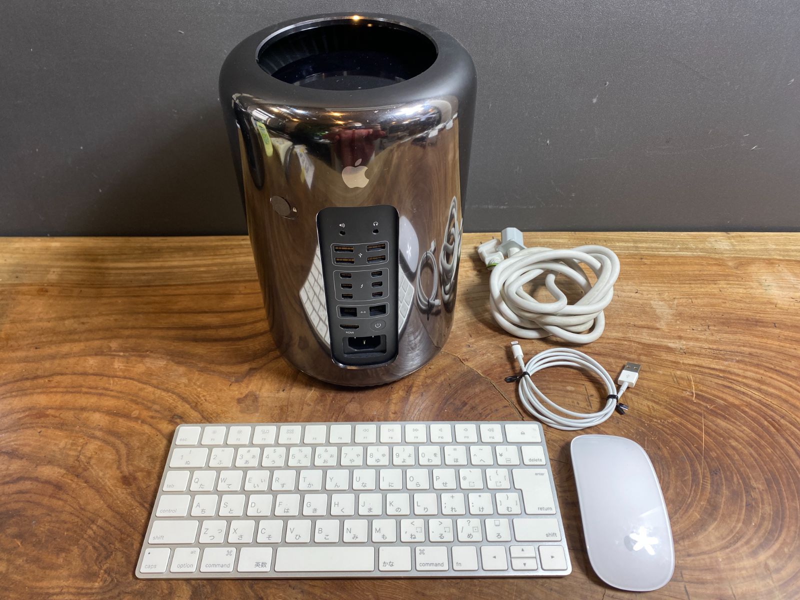 美品］Apple Mac Pro Late 2013/ Intel Xeon E5 / メモリ32GB / SSD
