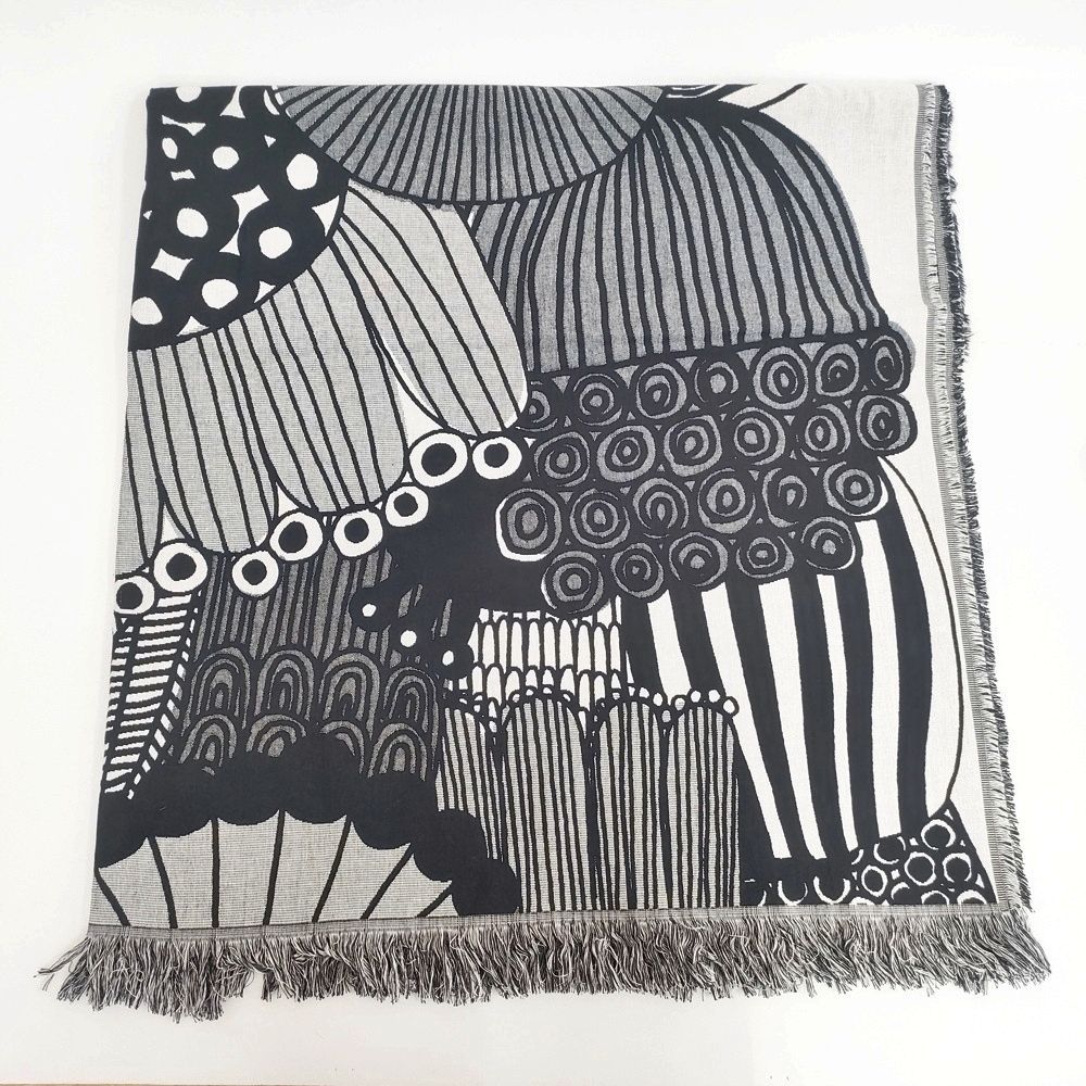 【新品】marimekko Siirtolapuutarha ブランケット marimekko 新品 Siirtolapuutarha 130×180 マルチカバー 定価30800円