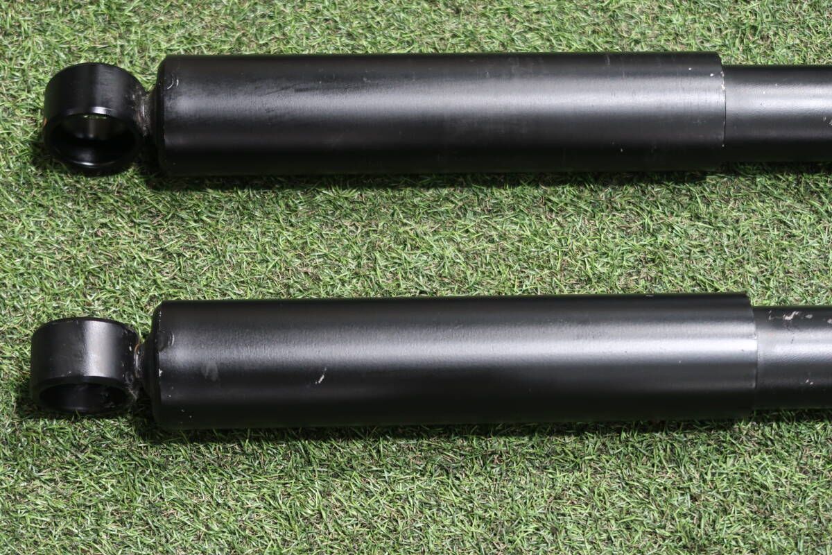 美品/即納可能＞トヨタ ハイラックス(GUN125) 純正 ショック