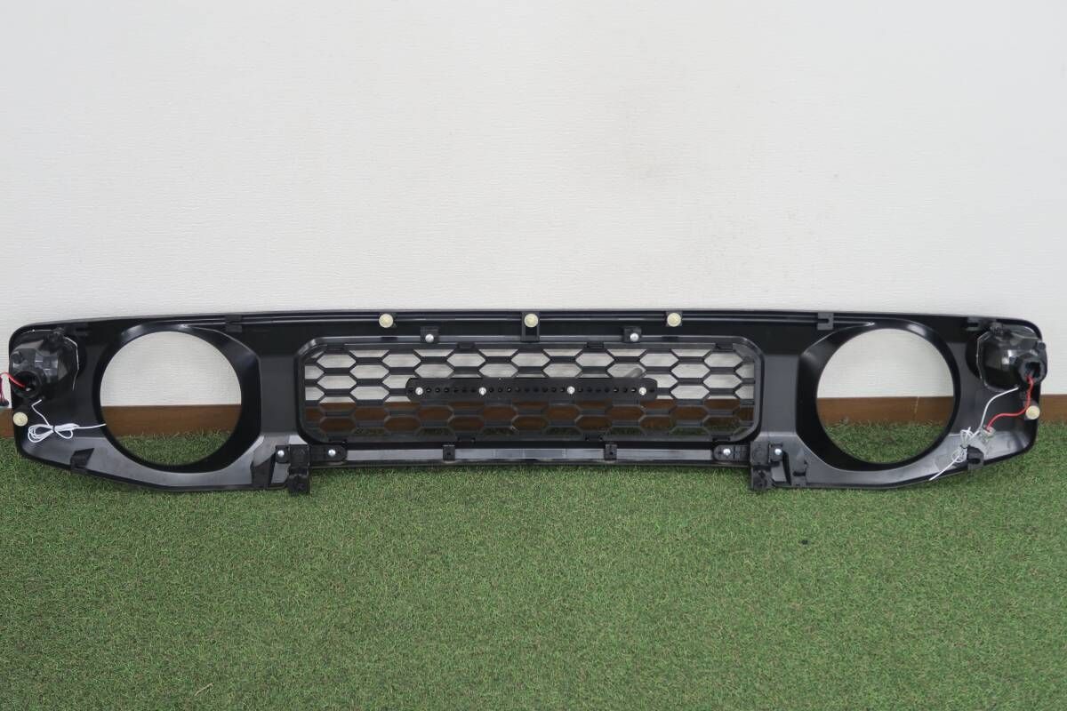 美品＞スズキ JB64 JB74 ジムニー シエラ ノマド チッピンググリル 黒