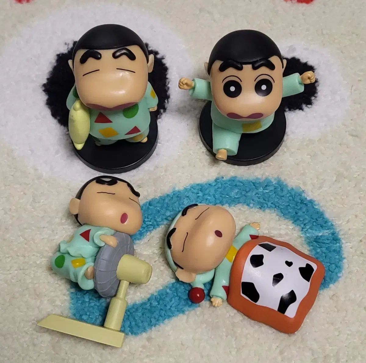 ロッテリア クレヨンしんちゃん フィギュア 4種 まとめ - メルカリ