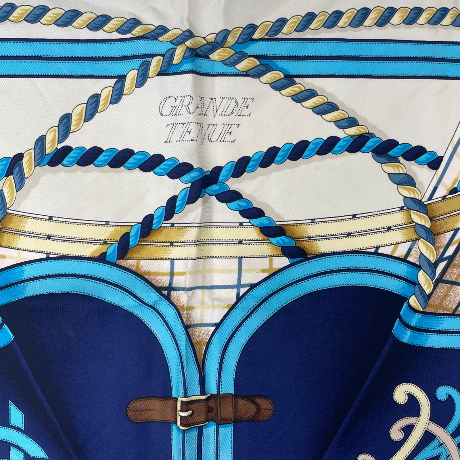 HERMES エルメス カレ90 シルク100％ GRANDE TENUE 馬の礼装 ブルー 箱