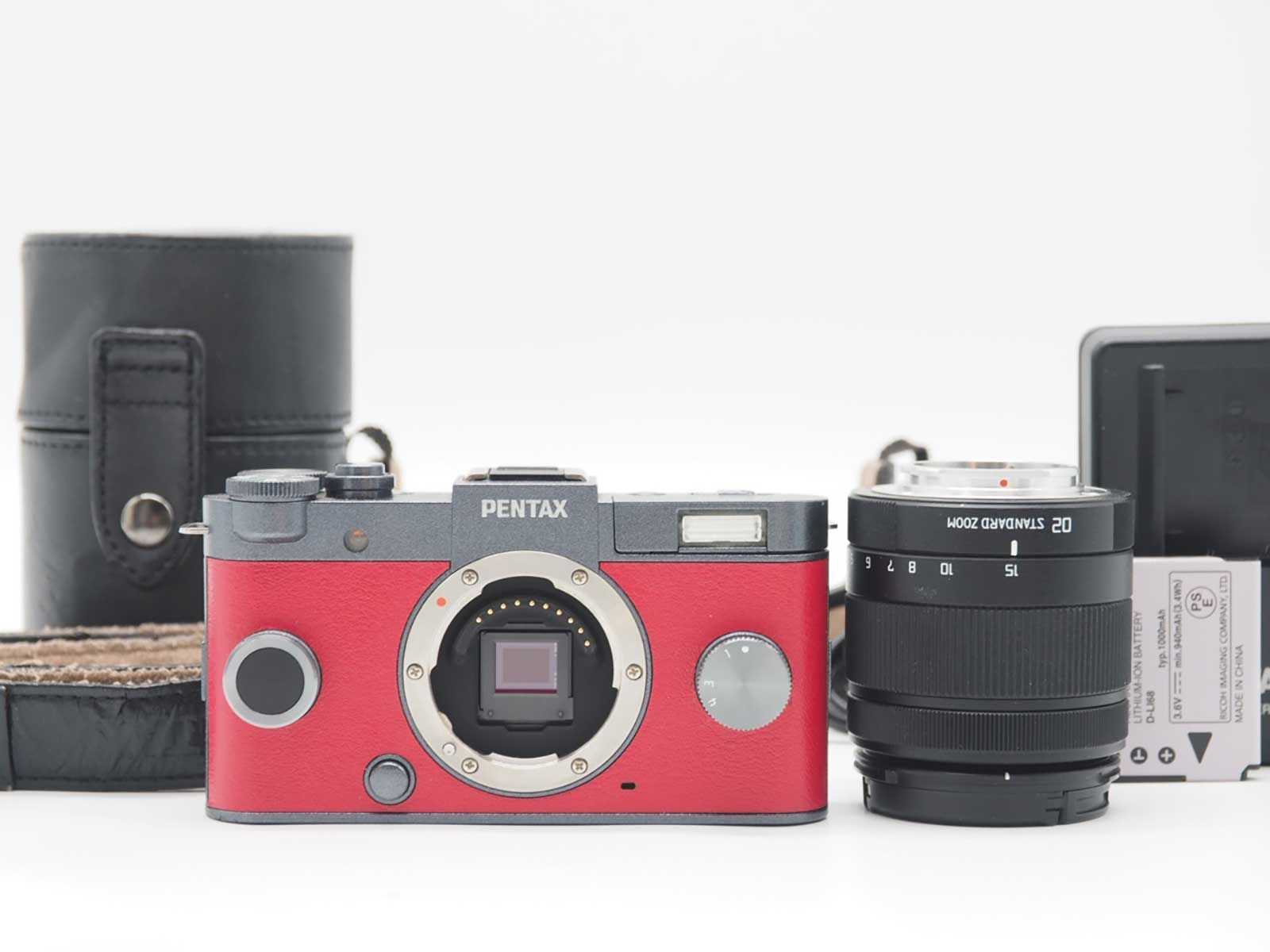 ペンタックス Pentax Q-S1 12.4 MP Digital Camera Red 02 Lens Kit