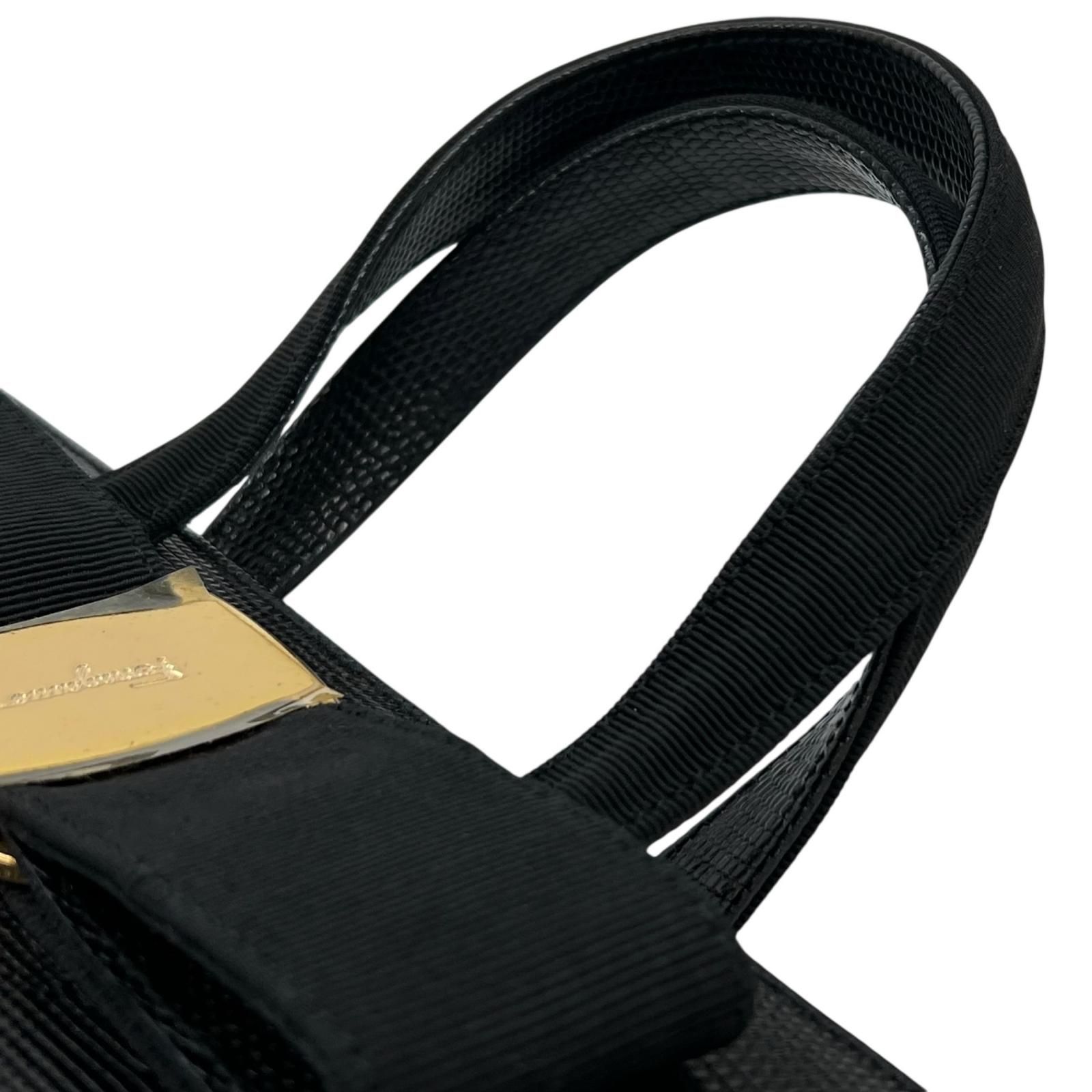 美品 Salvatore Ferragamo サルヴァトーレフェラガモ ヴァラ エンボス