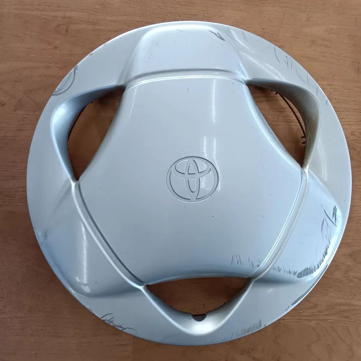 トヨタ ファンカーゴ 純正 14インチ ホイールキャップ - メルカリ