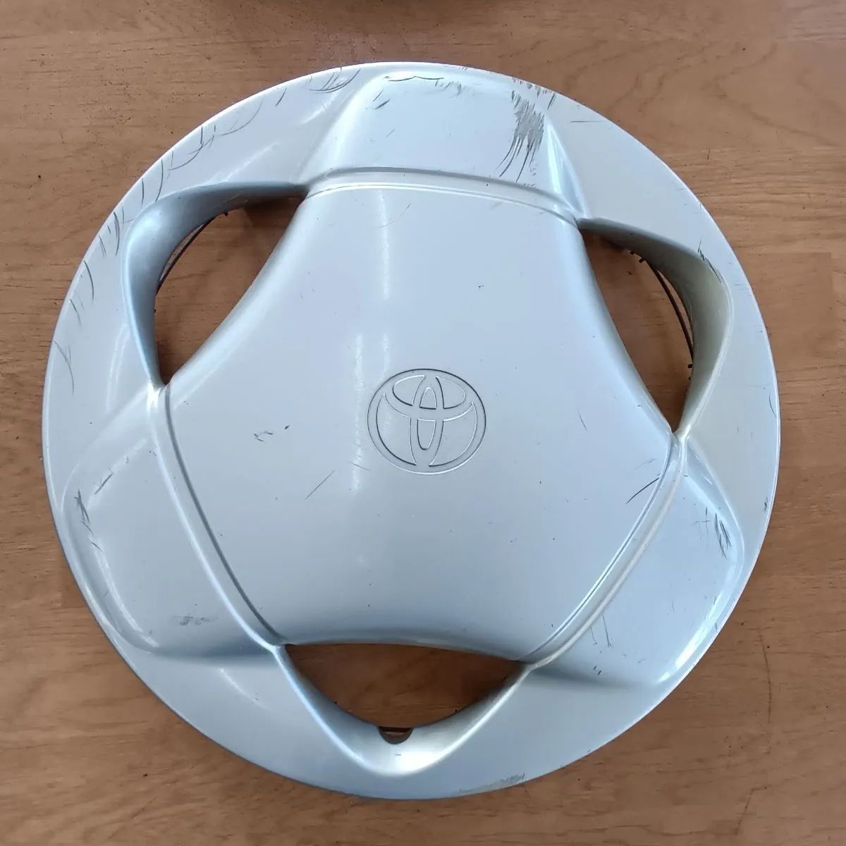 トヨタ ファンカーゴ 純正 14インチ ホイールキャップ - メルカリ