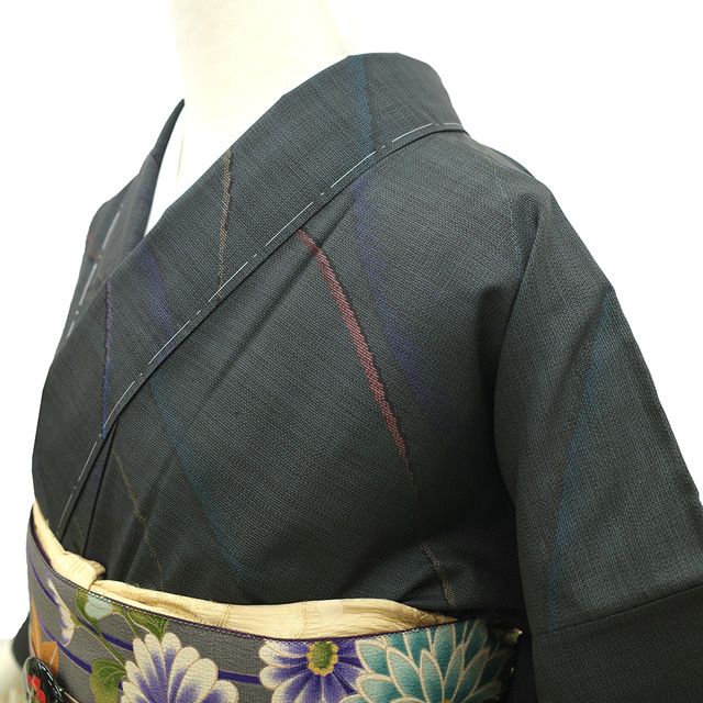 新古品】 本場大島紬 着物 未使用 正絹 泥染め 黒こげ茶 ブルーグレー
