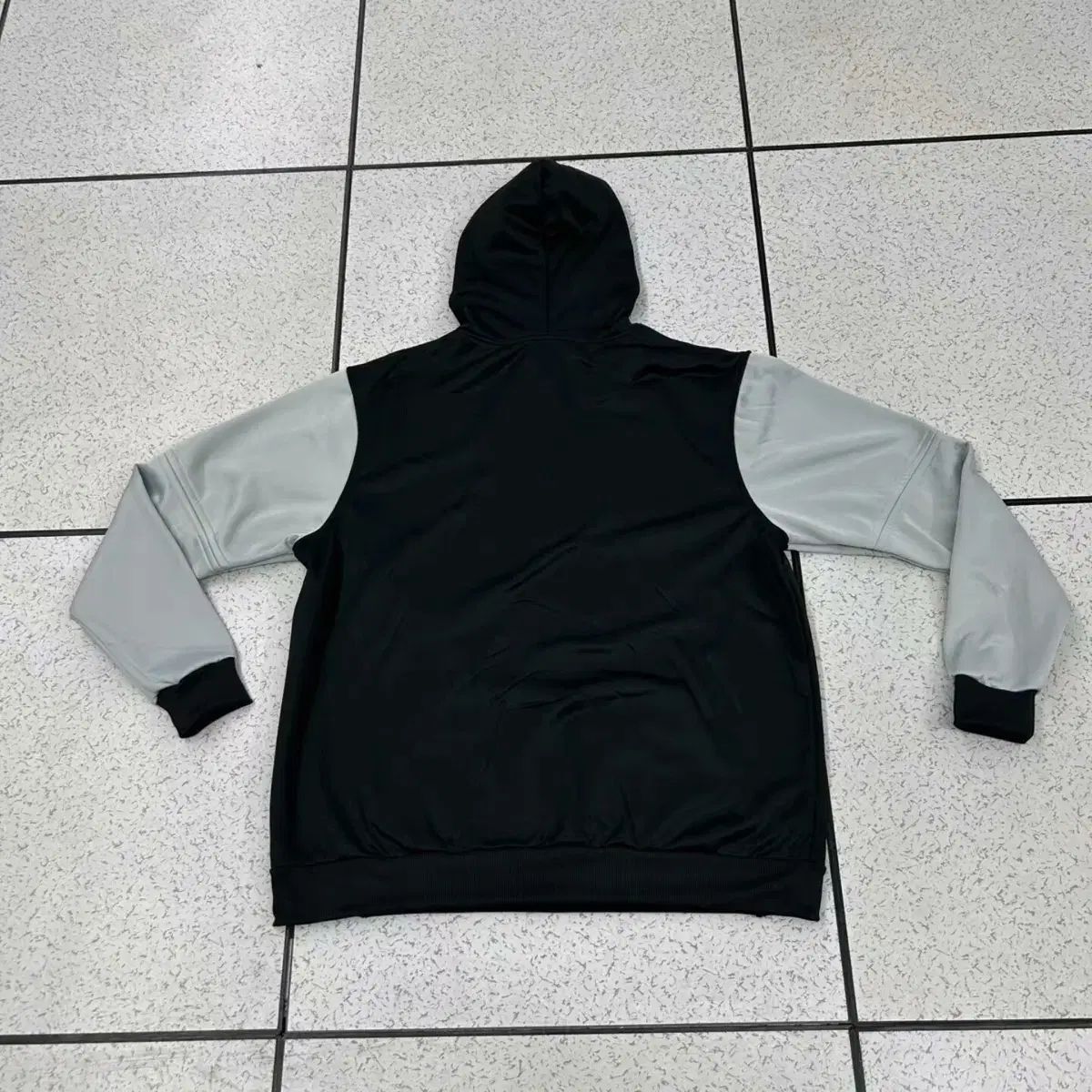 読売ジャイアンツ支給品 読売ジャイアンツ選手団 支給品 フーディー - メルカリ