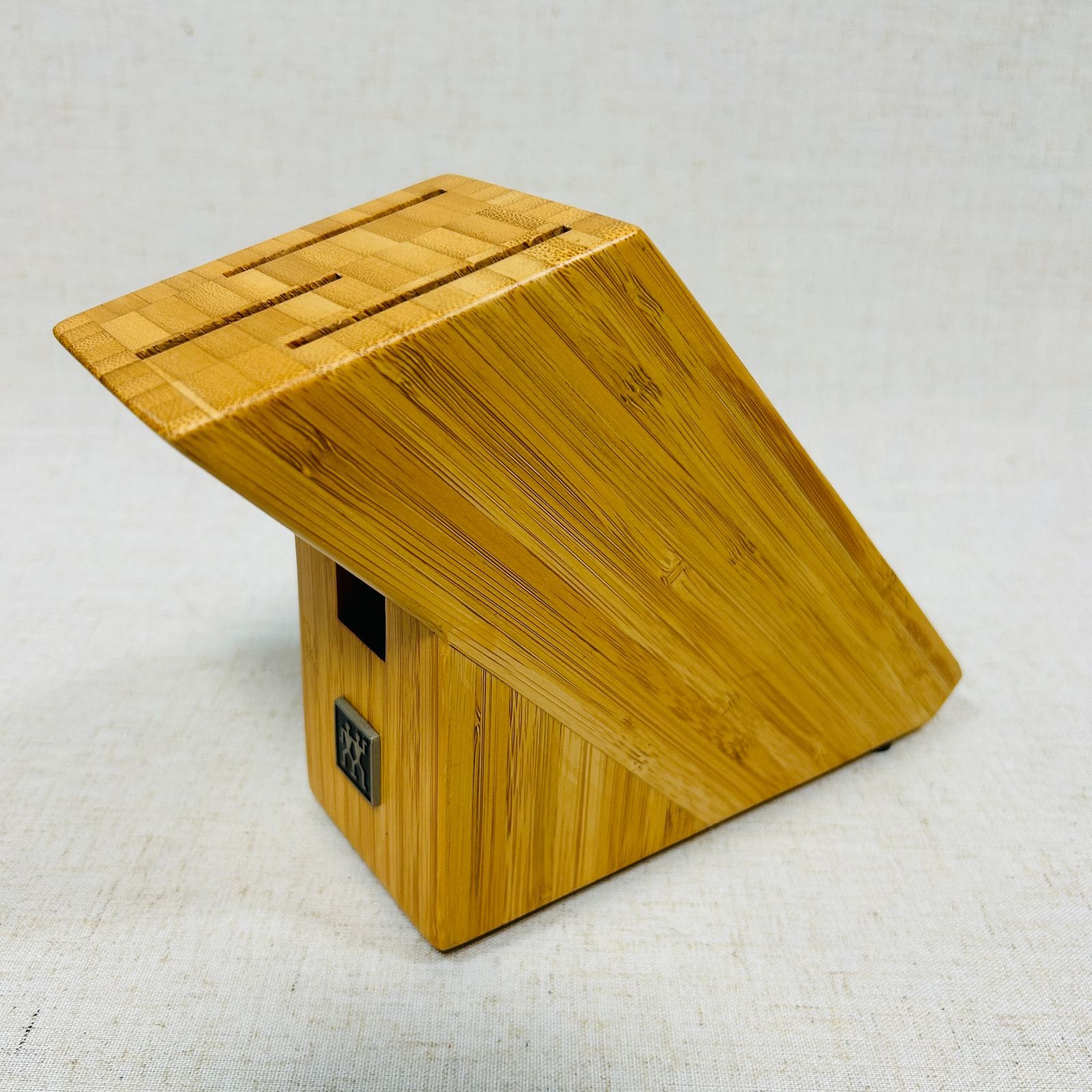 ZWILLING ツヴィリング 竹製 包丁スタンド 屋根型 - メルカリ