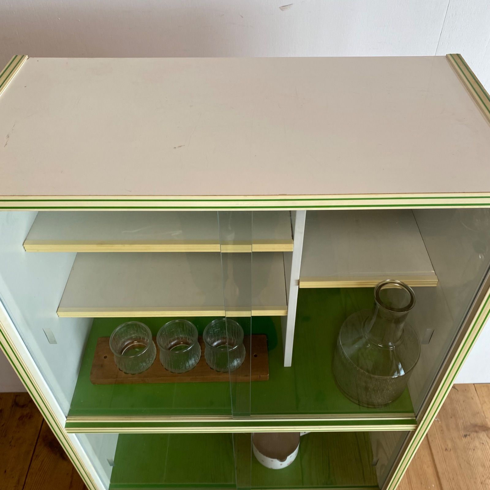 ヴィンテージ レトロポップ ガラス 花柄 キャビネット 棚 チェスト