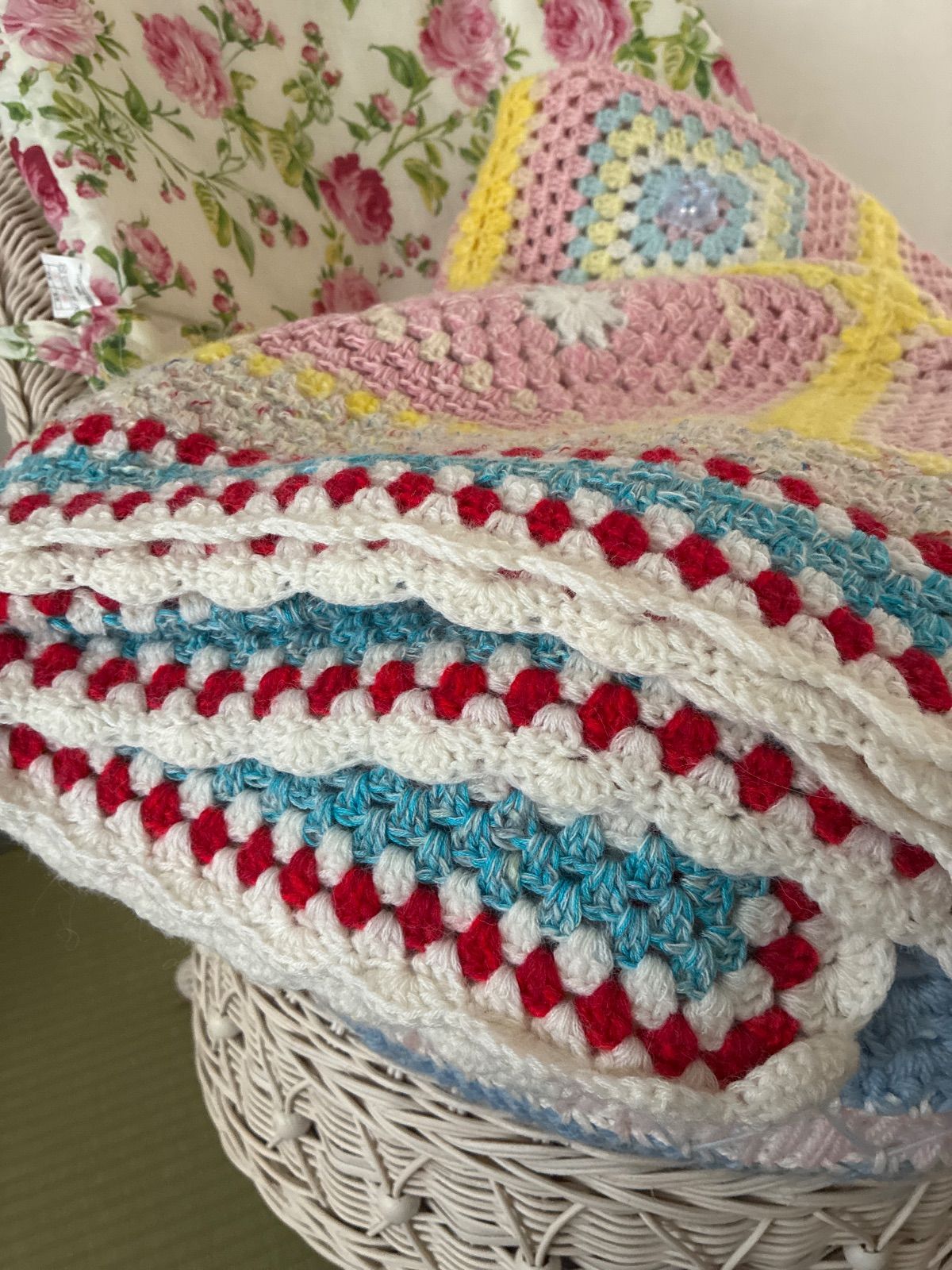 マルチカバー ブランケット ひざ掛けモチーフ編み - メルカリ