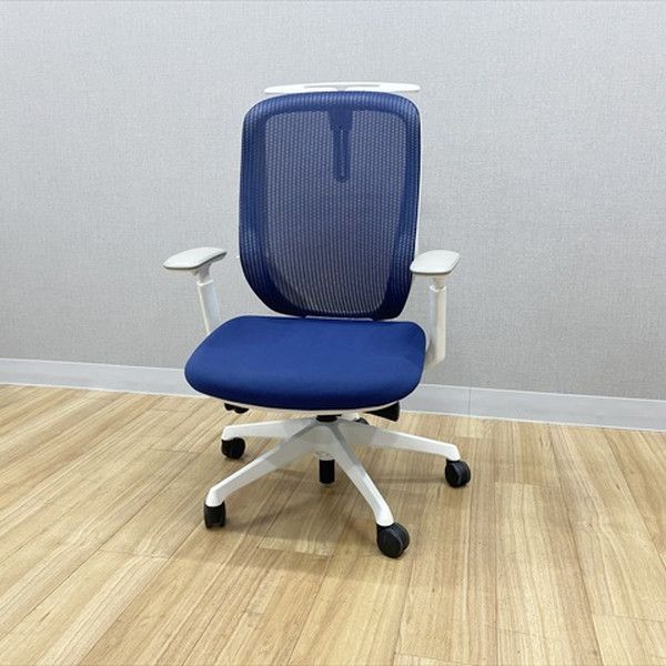 オカムラ シルフィー ハイバック 5本脚 メッシュ ハンガー付 肘付 オフィスチェア ブルー