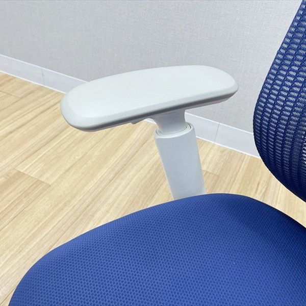  オカムラ シルフィー ハイバック 5本脚 メッシュ ハンガー付 肘付 オフィスチェア ブルー 長時間ゲーム向け オフィスチェア ワークチェア 椅子 チェア