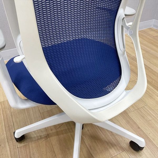 オカムラ シルフィー