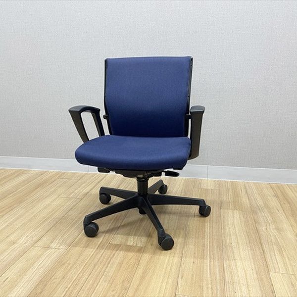オカムラ エスクードチェア ローバック クッション 肘付 オフィスチェア ブルー