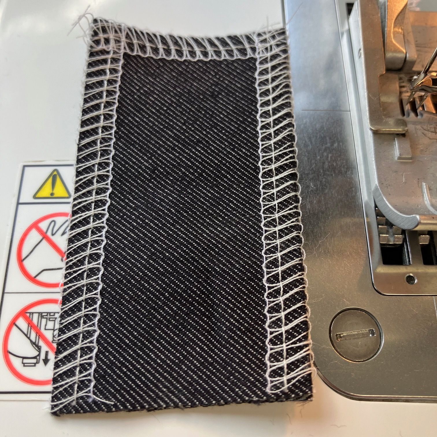 baby lock ロックミシン KM504 KURAI・MUKI【4本糸2本針】 【送料無料 