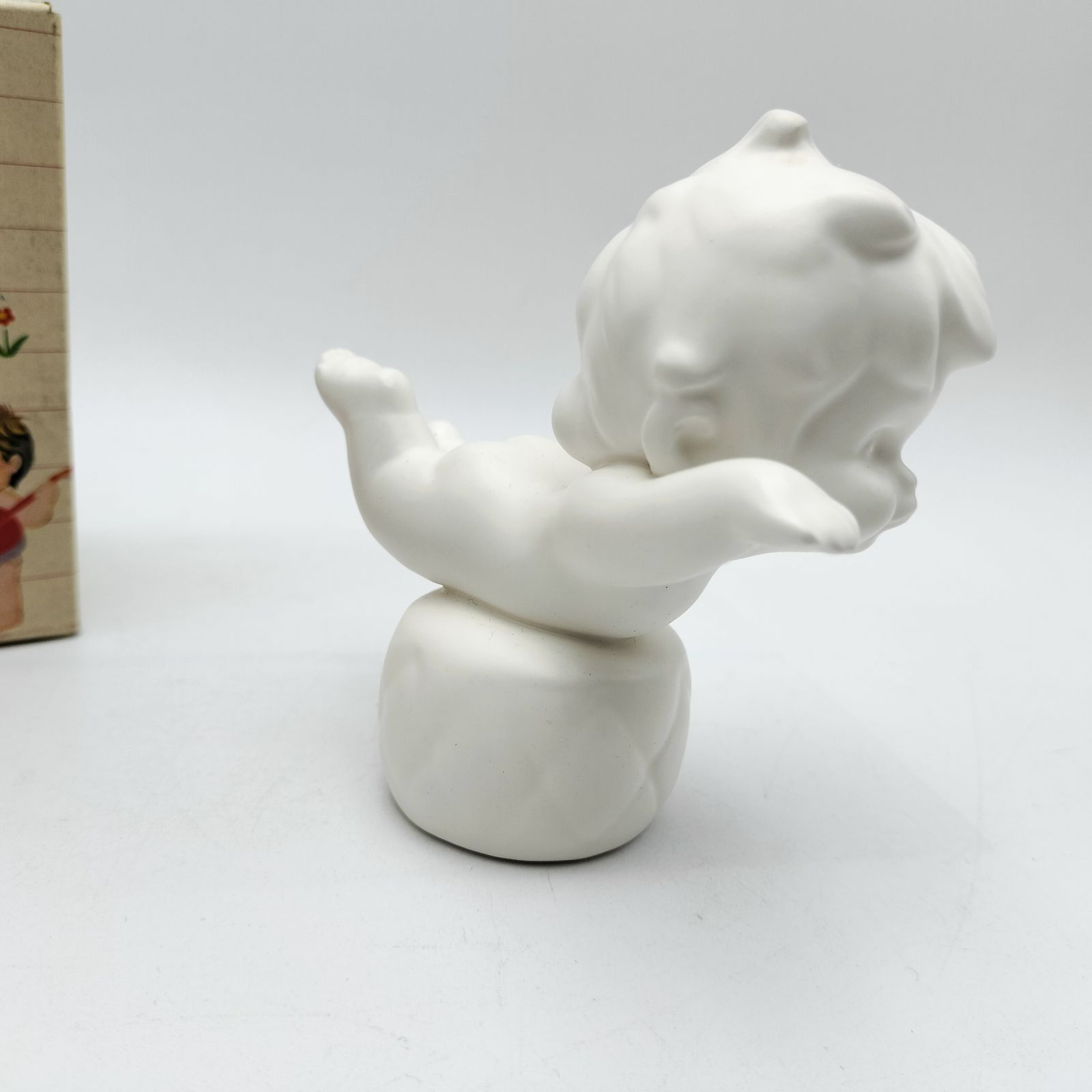 昭和レトロ】千趣会 Skip 陶器 人形 2体セット 赤ちゃん フィギュア 昭和レトロ】千趣会 Skip 陶器 人形 2体セット 赤ちゃん フィギュア