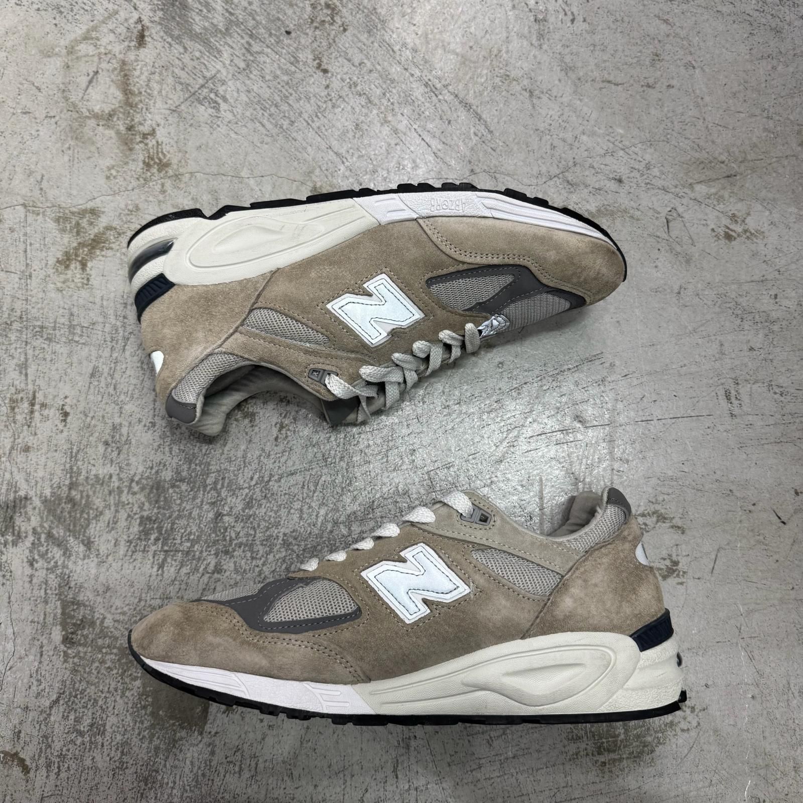 参考上代31,900円 NEW BALANCE 23SS 990v2 “Grey” スエードスニーカー 
