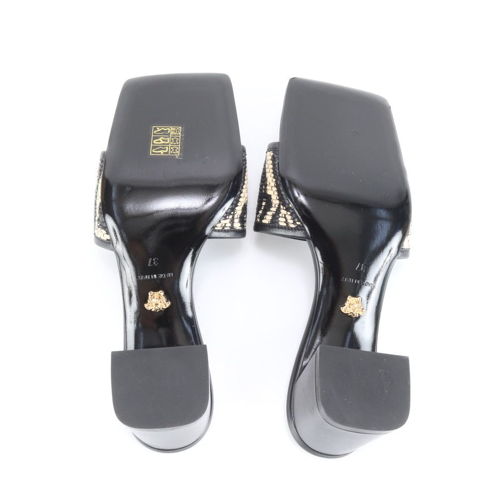 新品同様 ヴェルサーチ ロゴ レザー ミュール サンダル 37 ヒール 靴