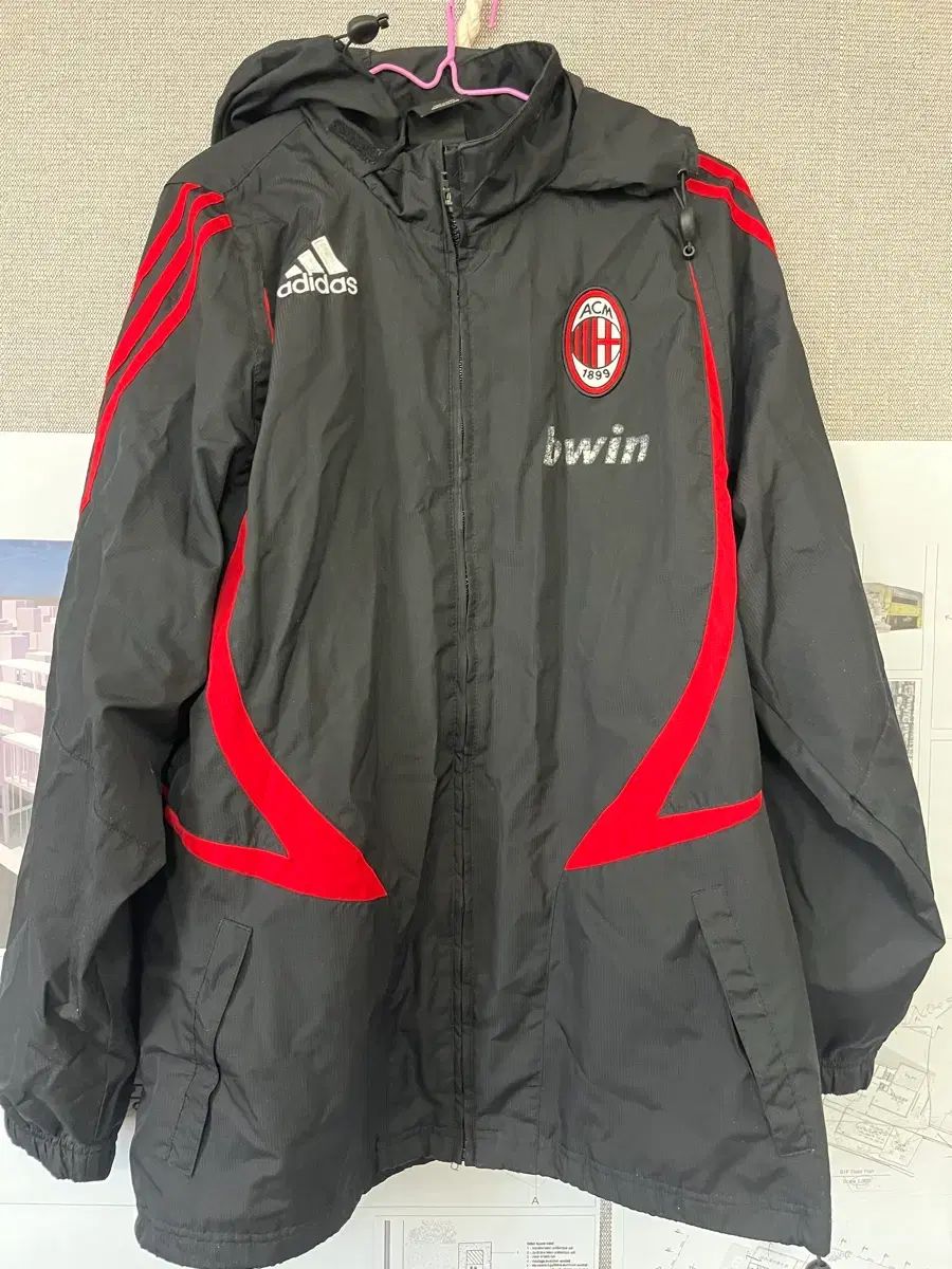 ACミラン　adidas ウィンドブレーカー　赤 adidas ACミラン サッカー ウィンドブレーカー - メルカリ