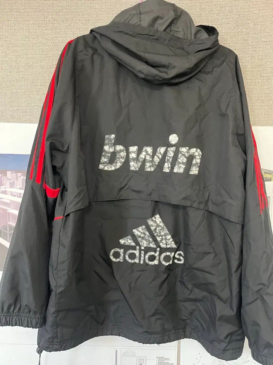 adidas ACミラン サッカー ウィンドブレーカー - メルカリ