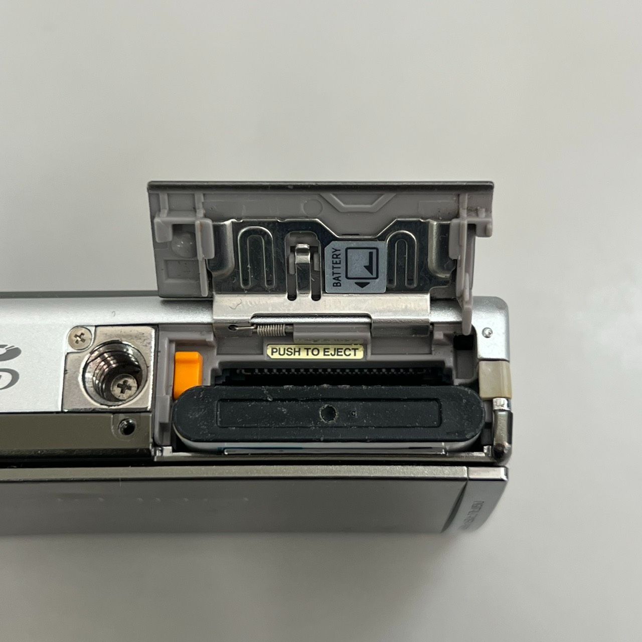 FUJIFILM フジフイルム FINEPIX コンパクトデジタルカメラ シルバー