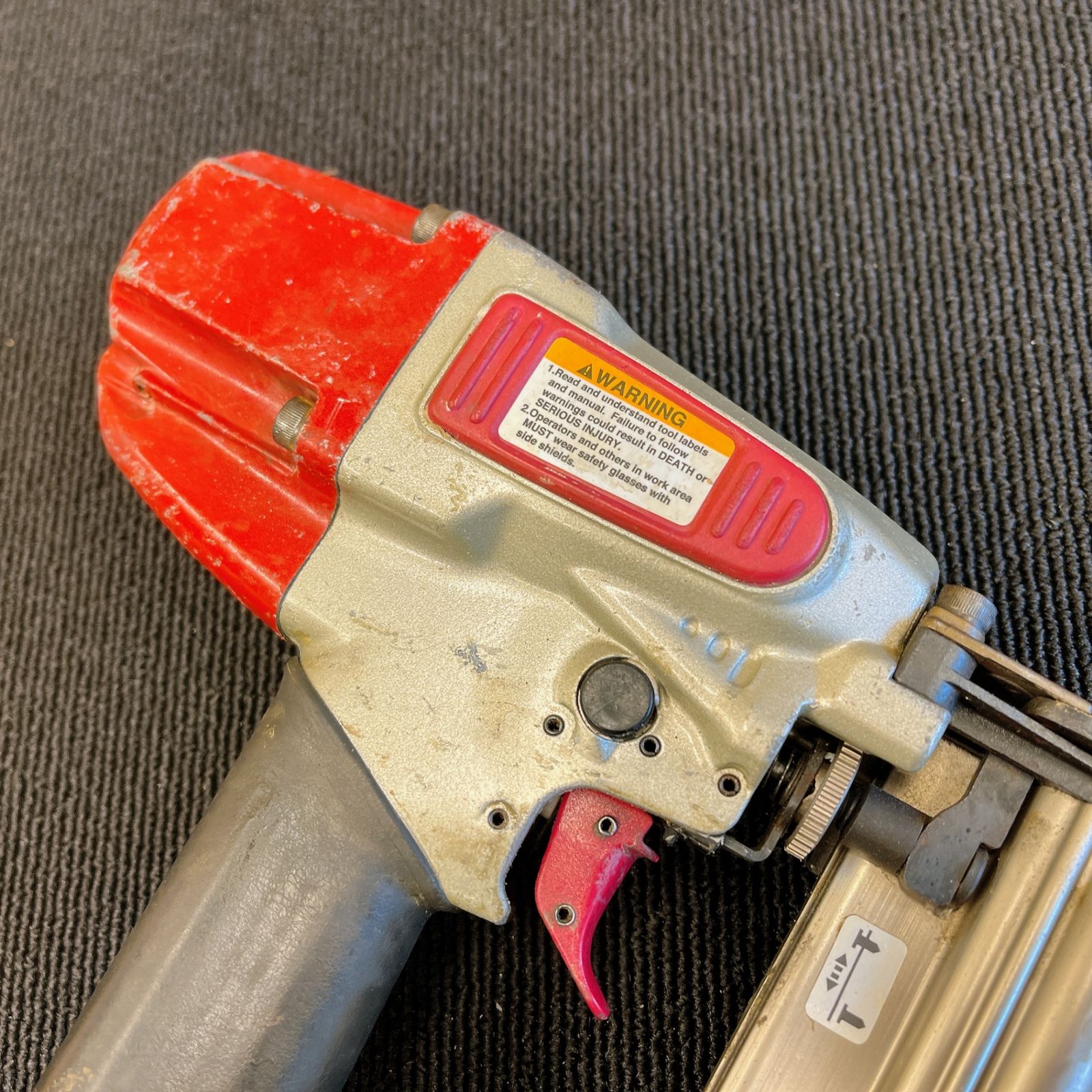  動作良好 MAX TA-255 常圧 フィニッシュネイラ 本体のみ 釘打機 エアーツール