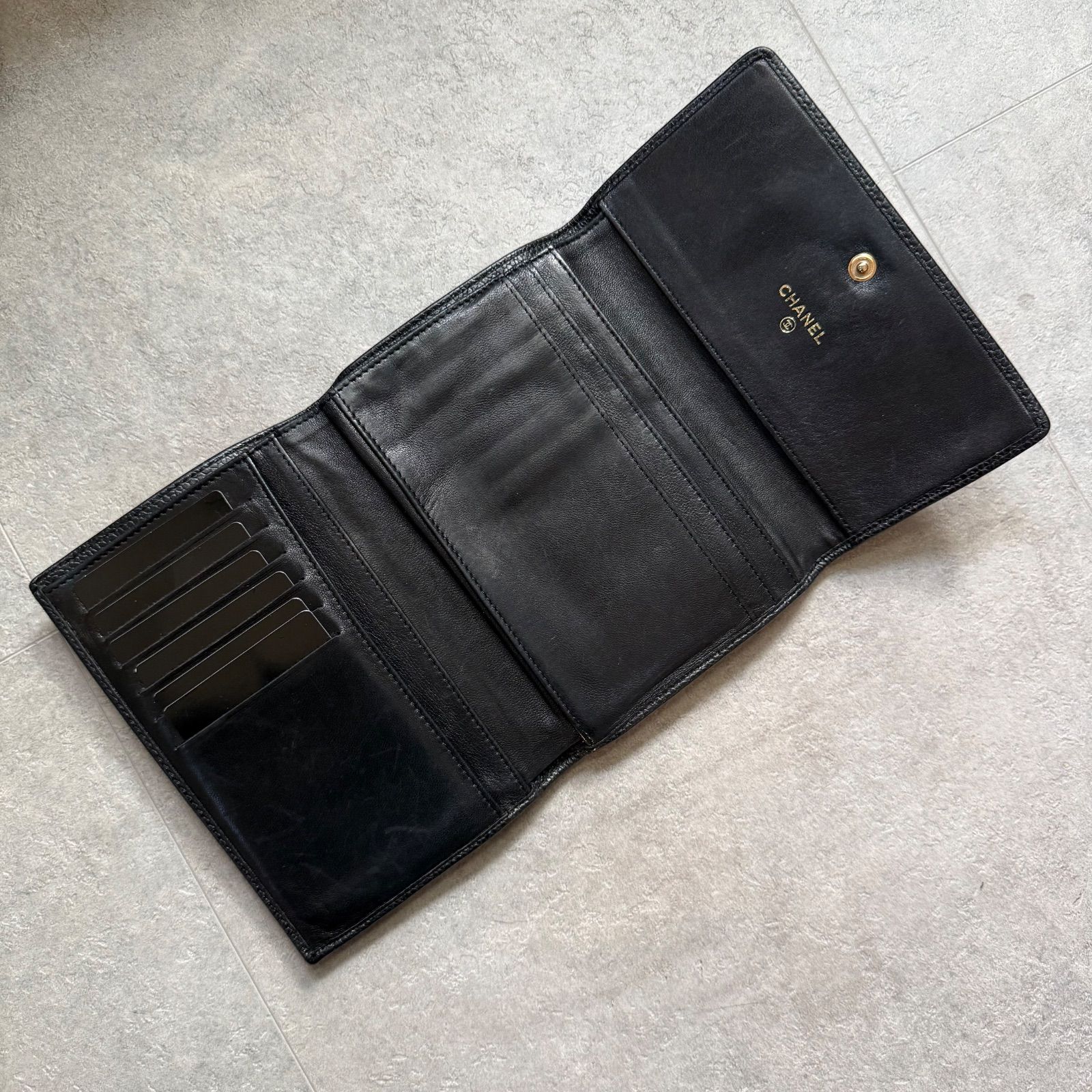 CHANEL シャネル キャビアスキン ココマーク 三つ折り財布 レザー