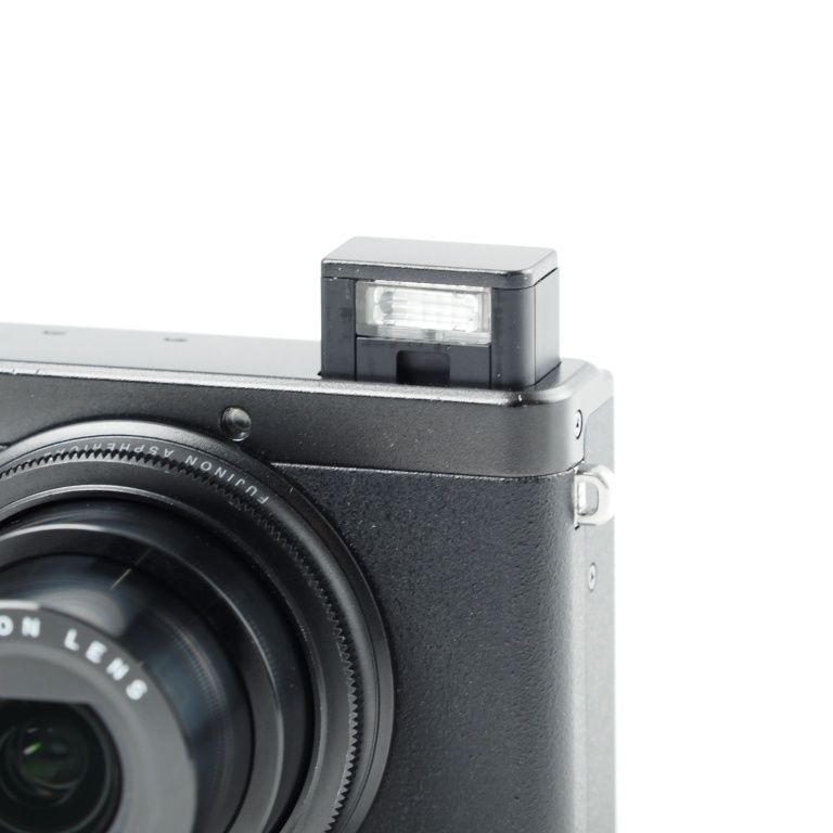 【FUJIFILM XQ1 BLACK】コンパクトデジタルカメラ 本体のみ Amazon | FUJIFILM デジタルカメラ XQ1 ブラック F FX-XQ1 B