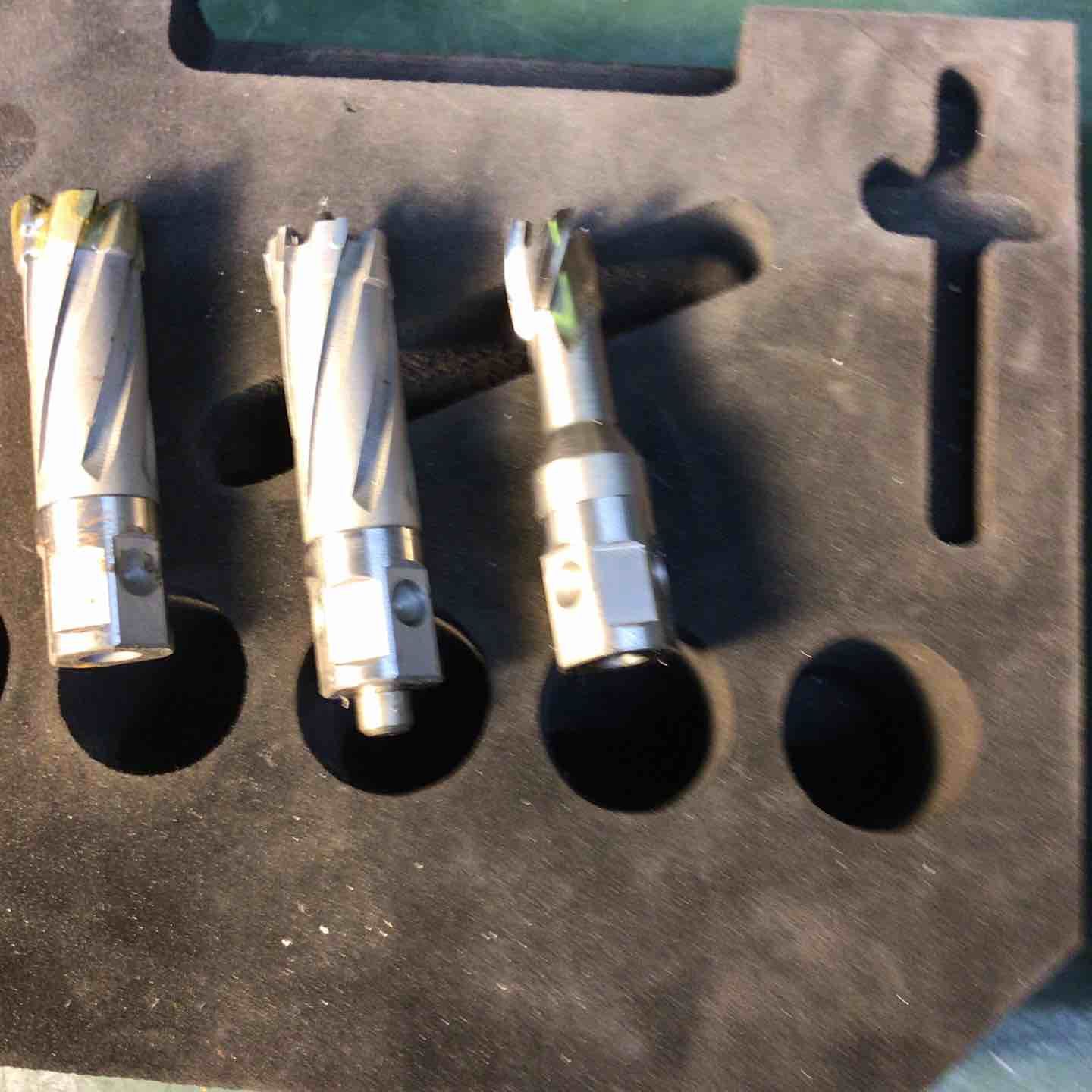 育良精機 コードレス磁気ボール盤