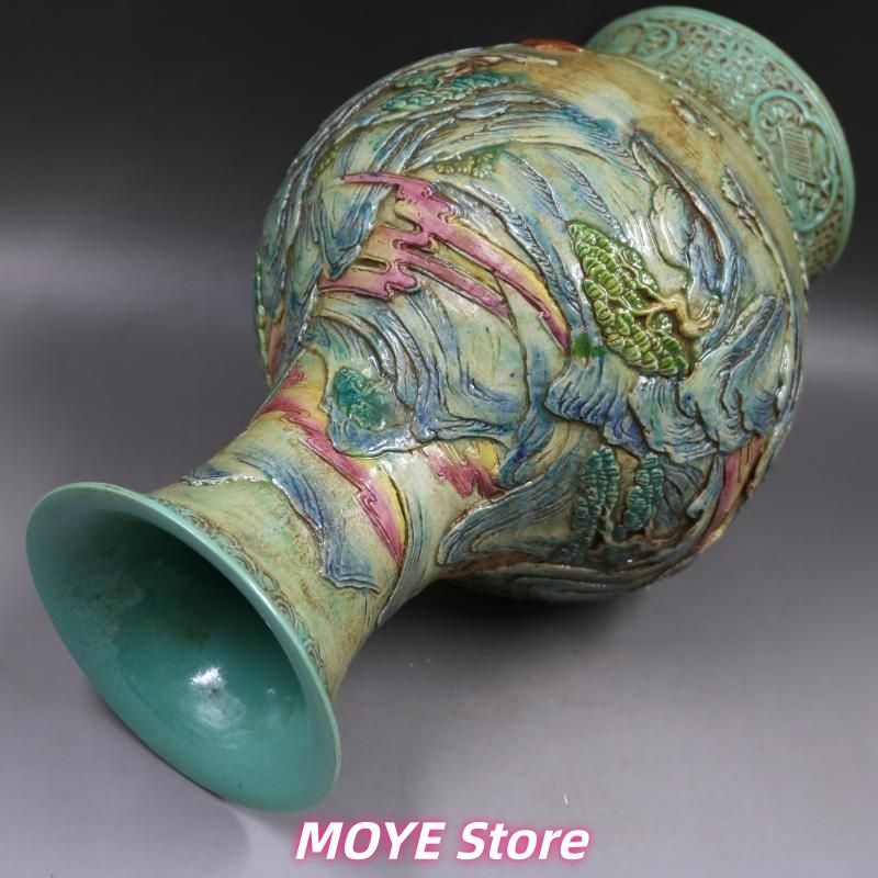 清乾隆粉彩浮彫刻山水魚尾瓶 景徳鎮 陶磁器 装飾品 工芸品美術品