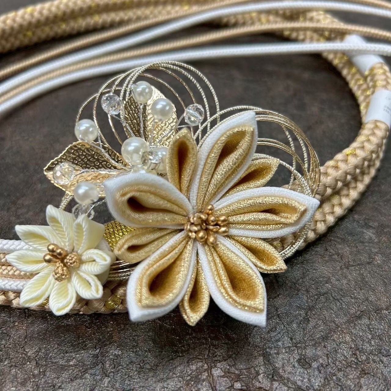 帯締め 高級 振袖 水引き つまみ細工 ゴールド ベージュ ゴージャス