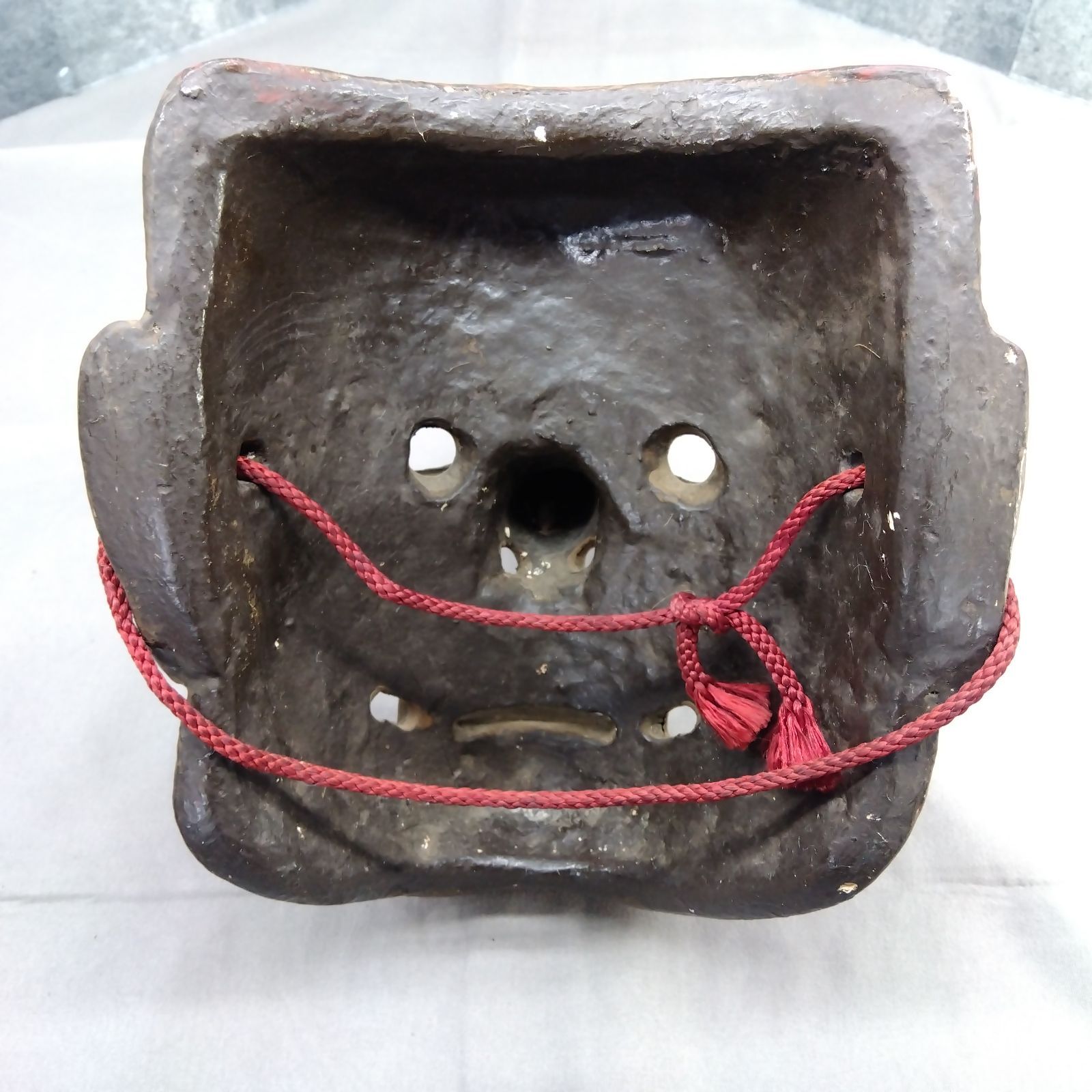 天狗面 鬼面 お面 陶器製 赤天狗 魔除け 民芸品 置物 壁掛け 飾りA681