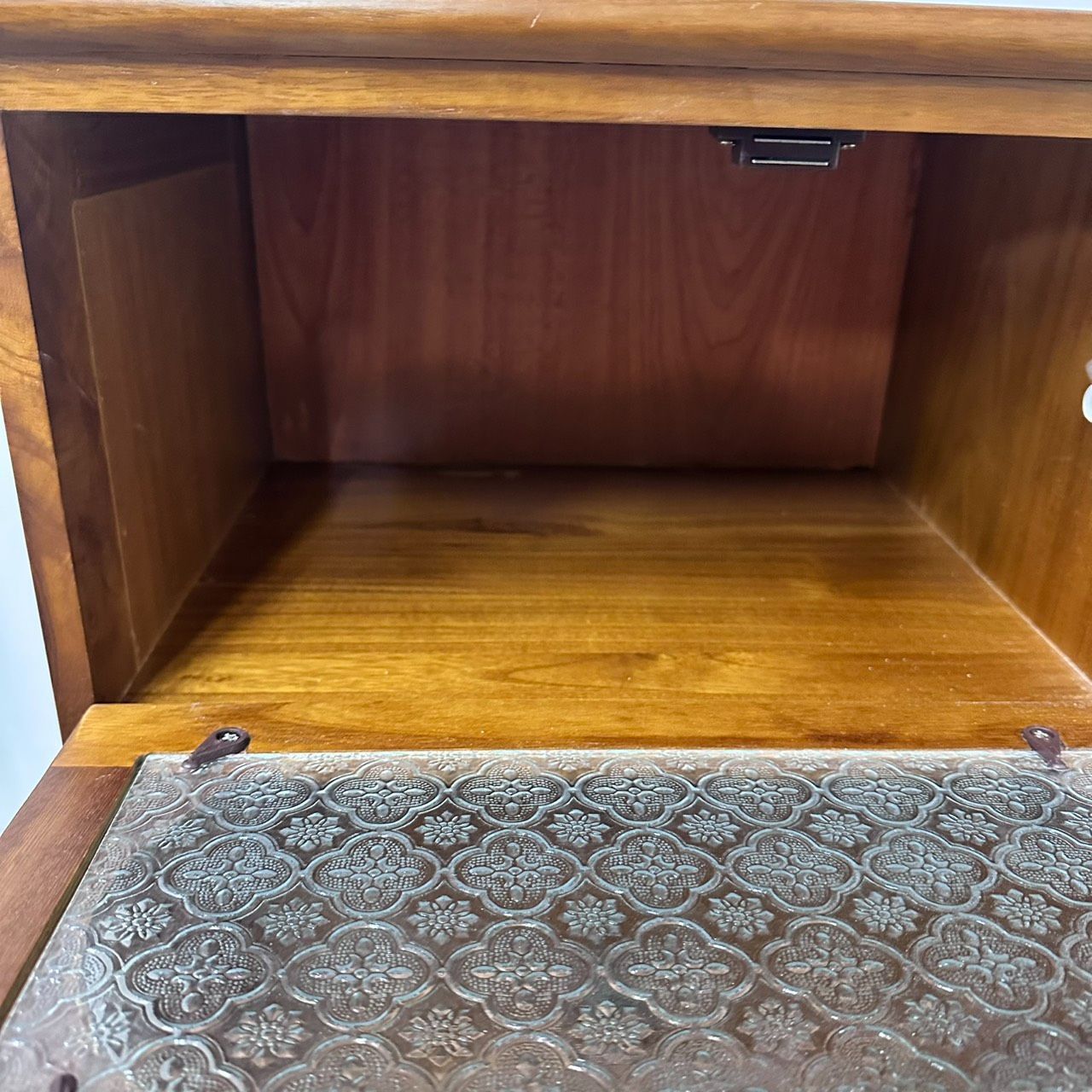 送料無料！ E 訳あり アンティーク調 チェスト キャビネット完成品