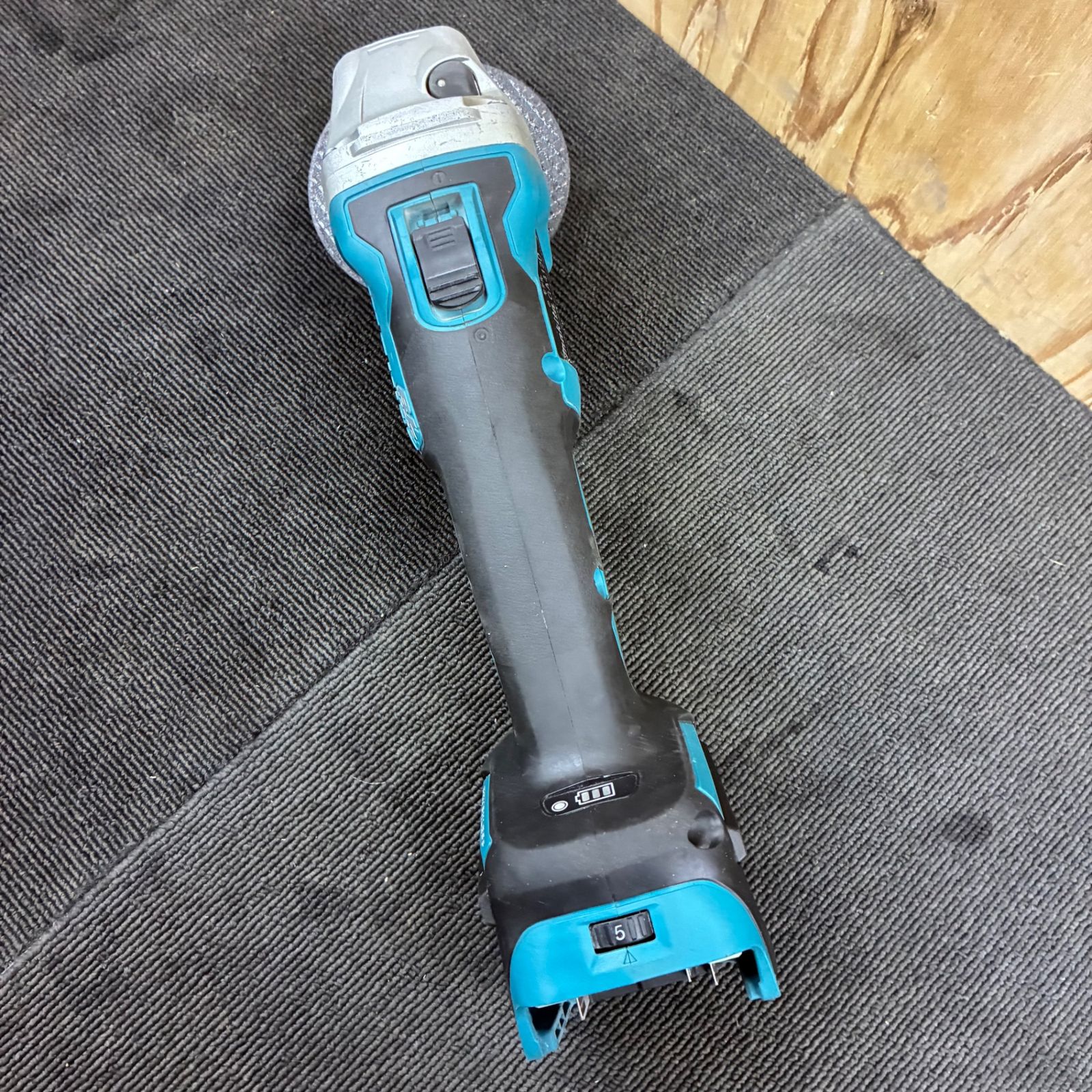 18 Vコードレスディスクグラインダ