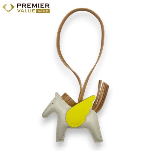 エルメス ペガサスチャーム PM クレ/ライム/チャイ U刻印 - メルカリ