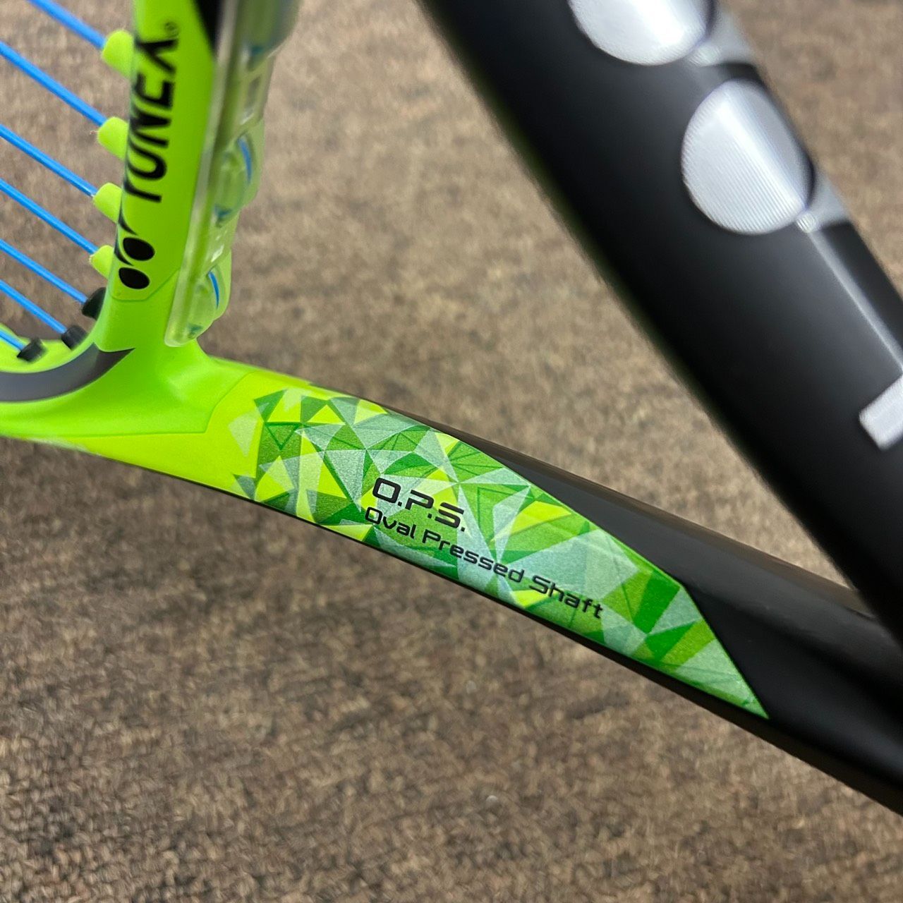ヨネックス　EZONE 100 G3 YONEX EZONE 100 ISOMETRIC HYPER-MG G3 ヨネックス イーゾーン テニス