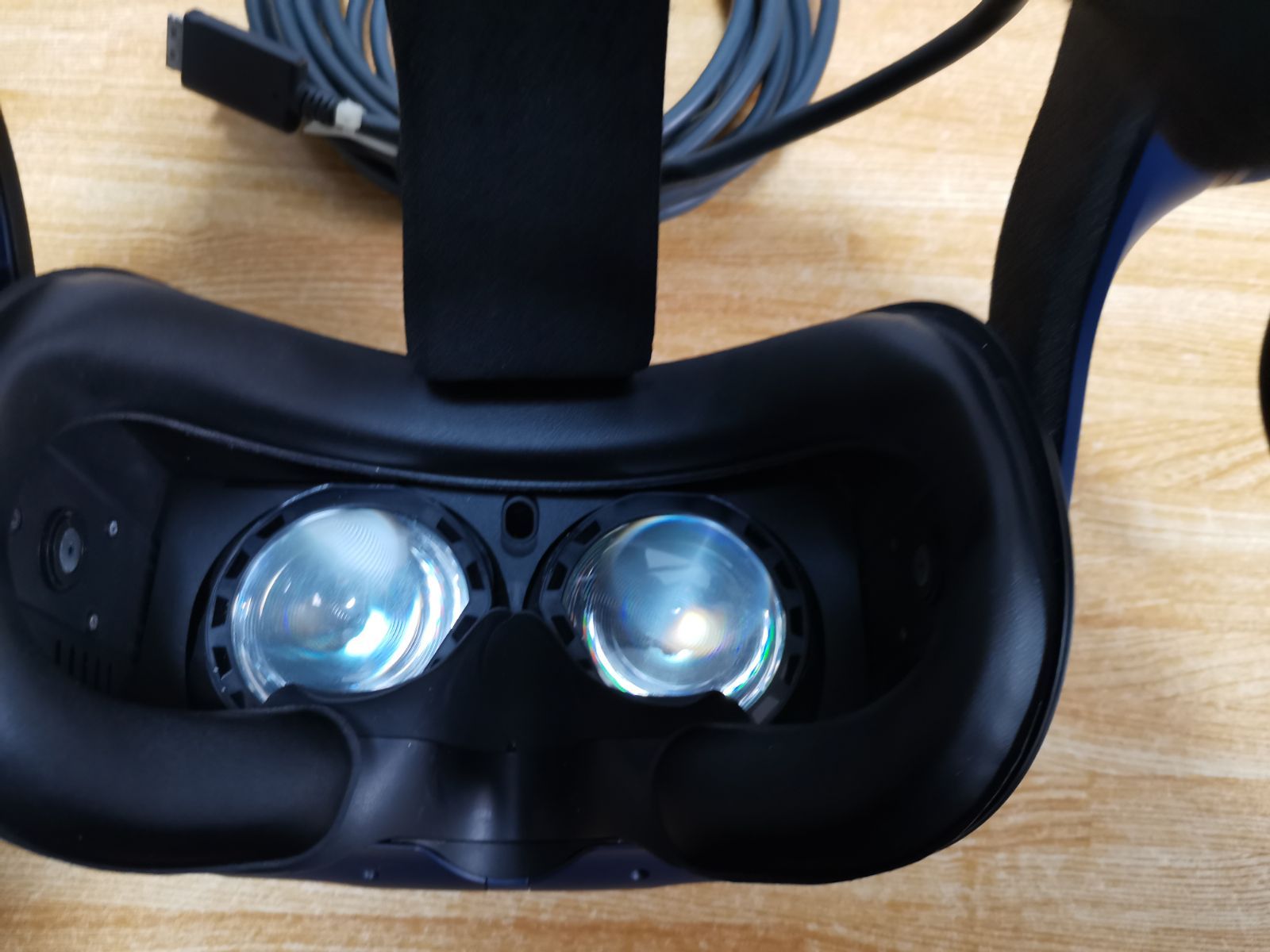 HTC VIVE Pro Eye HMD (ヘッドマウントディスプレイ単体モデル) - メルカリ