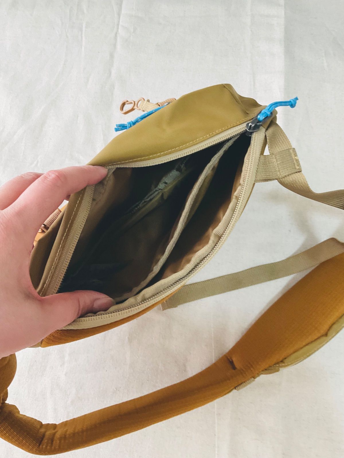  超 廃盤 色 patagoniaパタゴニアAtomSlingアトム スリングBodyBagボディバッグ2025秋冬ワンショルダー BROWNブラウン8 L バックパック ザック リュック バッグ