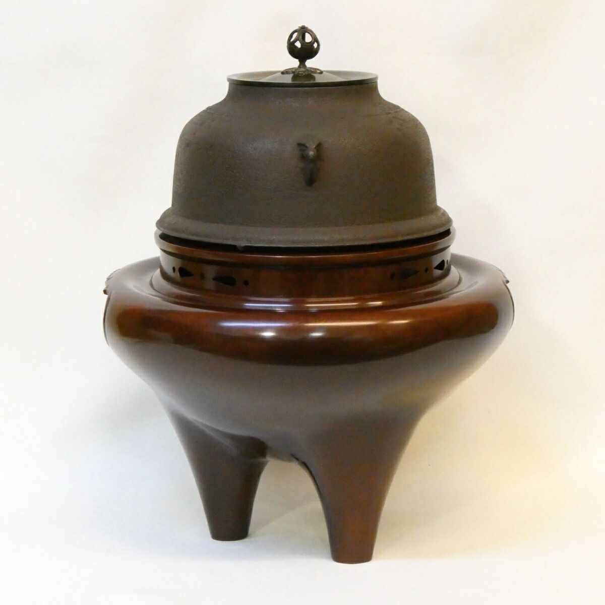 経年未使用品】釜師 畠春斎 鋳師 金森紹栄 合作 唐銅 切合 朝鮮風炉 真