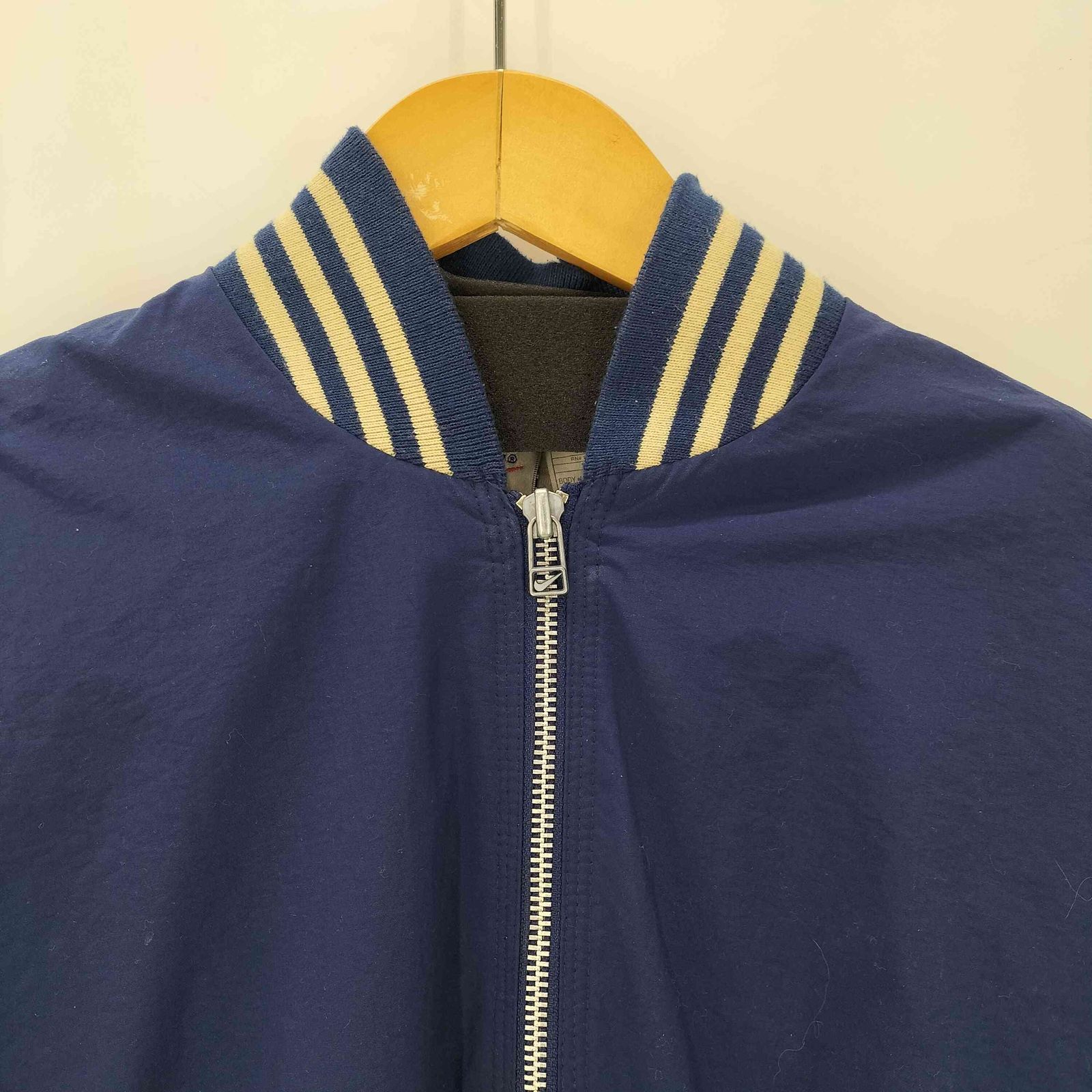 ナイキ NIKE 90S 白タグ 背面 ゴツナイキ スウッシュ ロゴ 刺繍 バイ