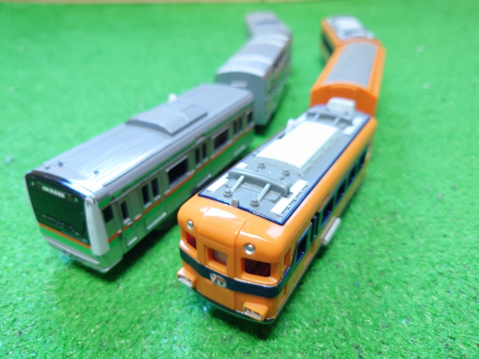 プラレール　近鉄30000系ビスタカー & E233系 東海道線 ダブルデッカー