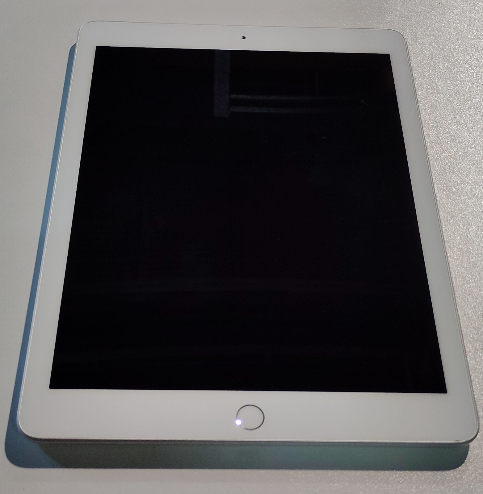 超美品 iPad 第6世代 バッテリー100％ ☆PAD-548 - メルカリ