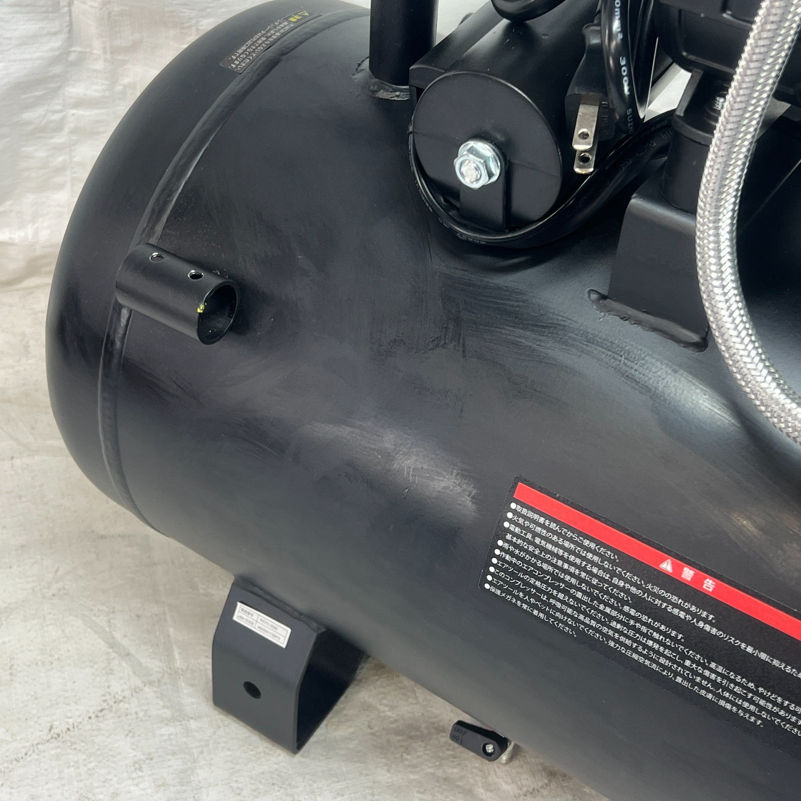  ♥ 展示品 コンプレッサー 静音 39 L 高吐出量 メンテナンスフリー オイルフリー タンク内塗装 ブラック HG-1300 RB-39 1418 コンプレッサー エアーツール